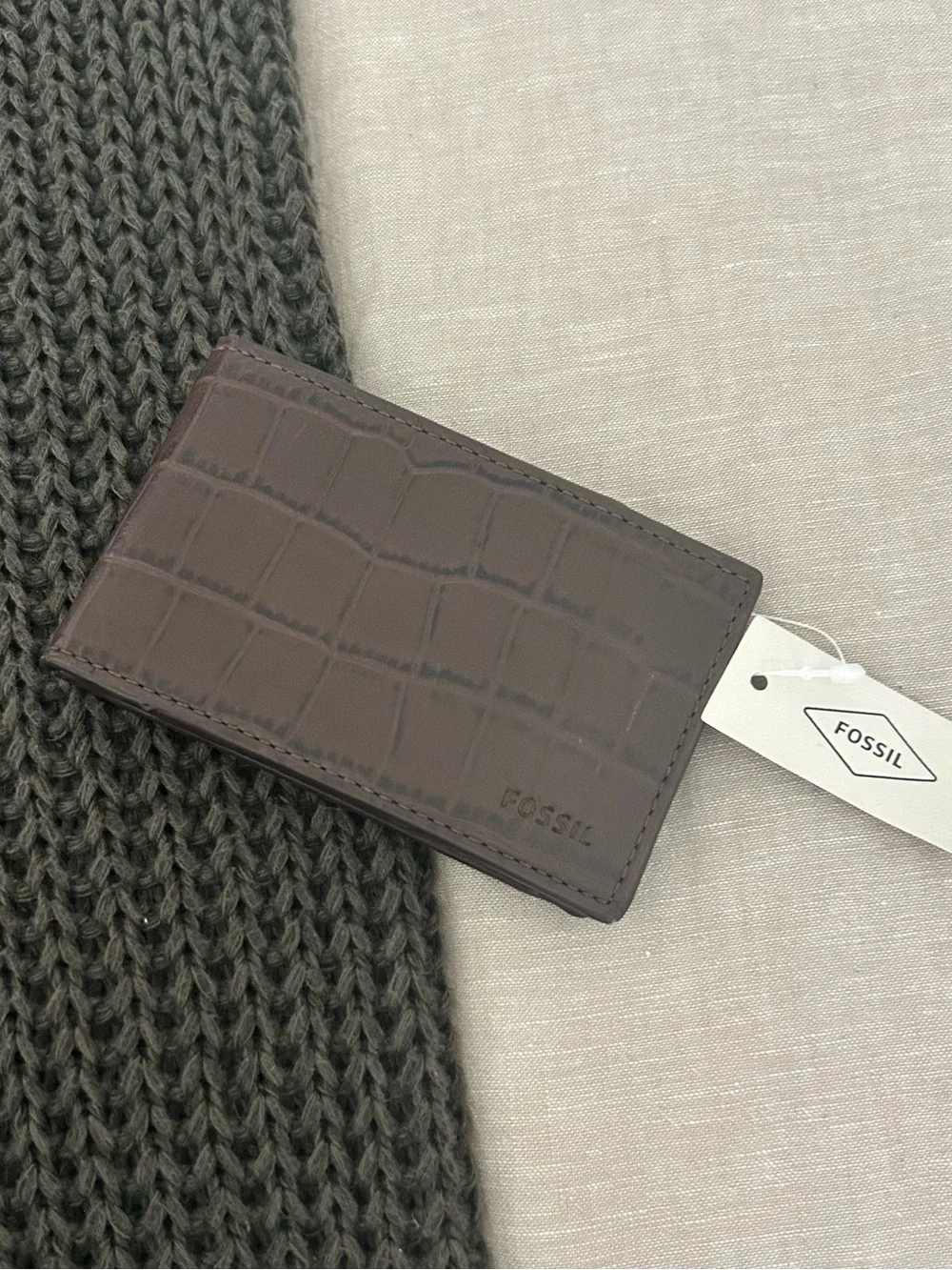 NWT Fossil Brown Croc-Embossed Leather Card Holder